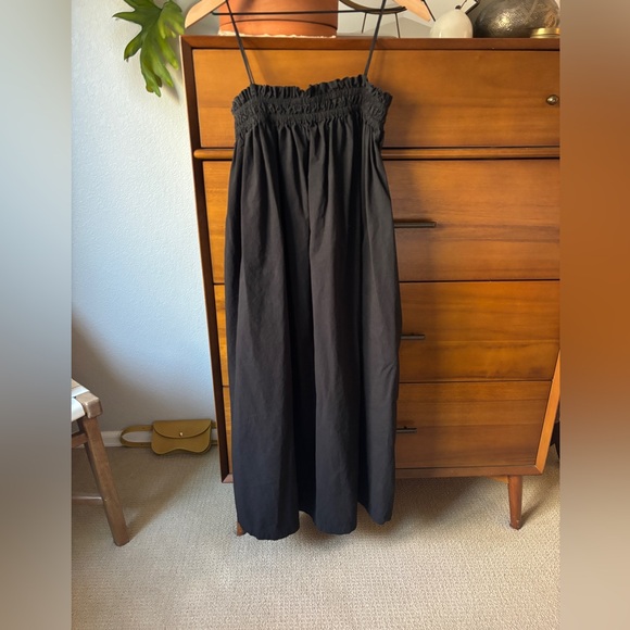 Ali Golden Dresses & Skirts - Ali Golden Elastic Black Dress XS